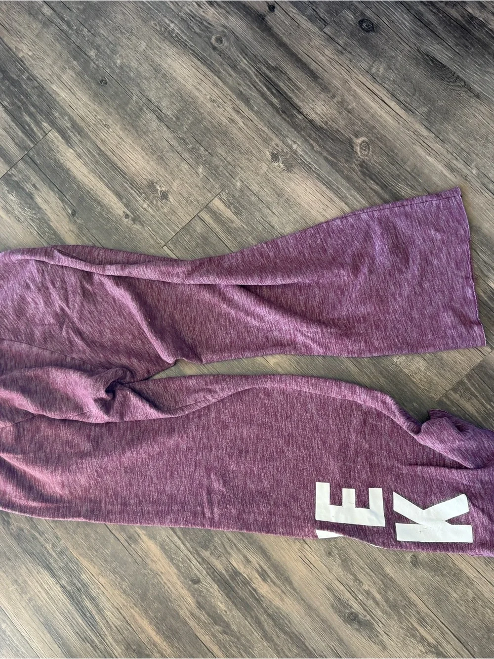 PINK Victoria's Secret Heathered Plum Lounge Pants with White Label - Picture 2 of 3